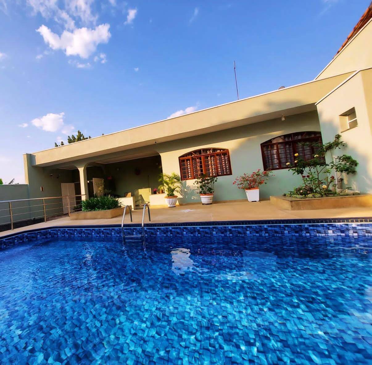 Casa, 3 quartos, 300 m² - Foto 1